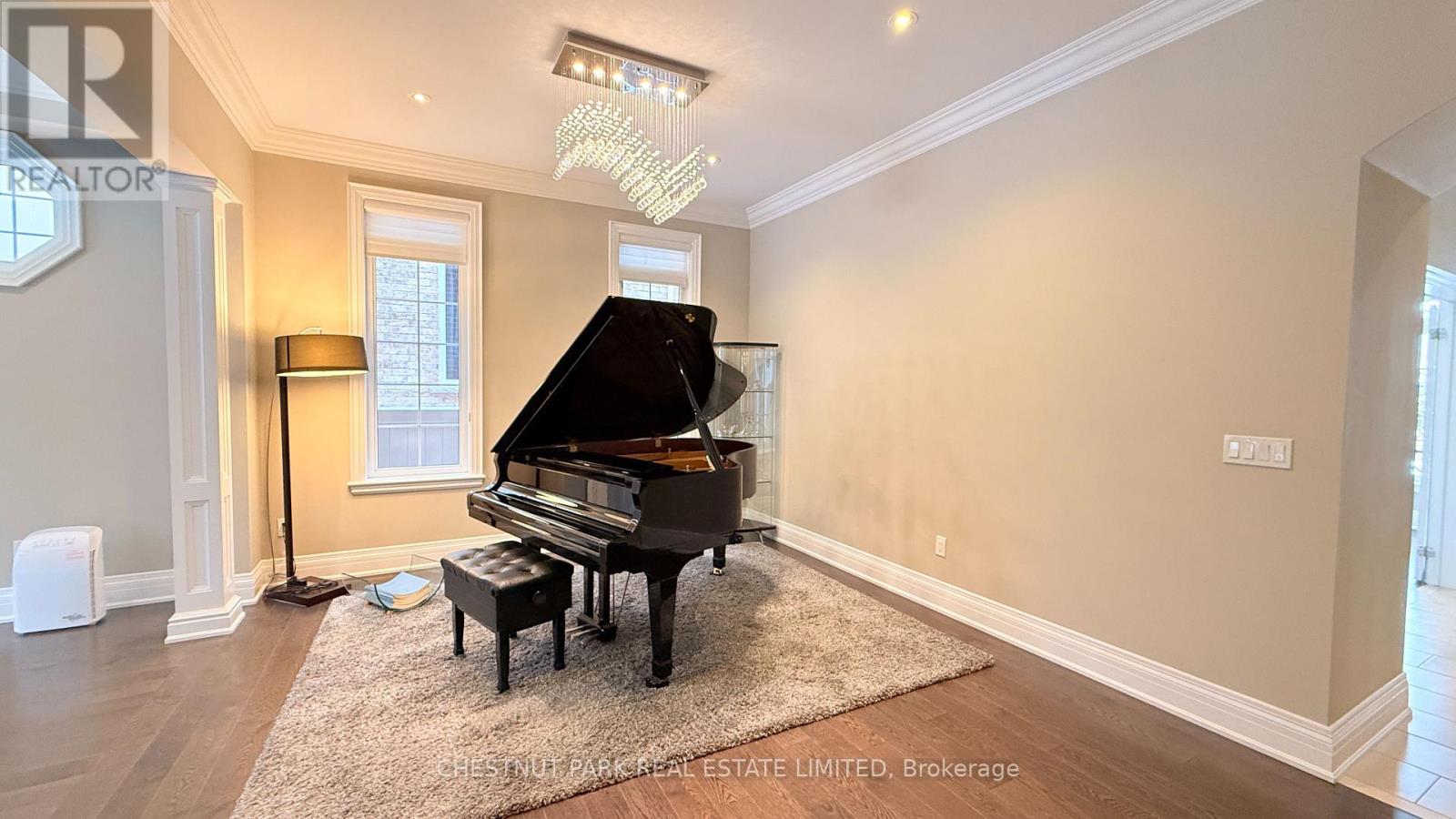 92 Heintzman Crescent, Vaughan, Ontario  L6A 4T1 - Photo 4 - N12608782