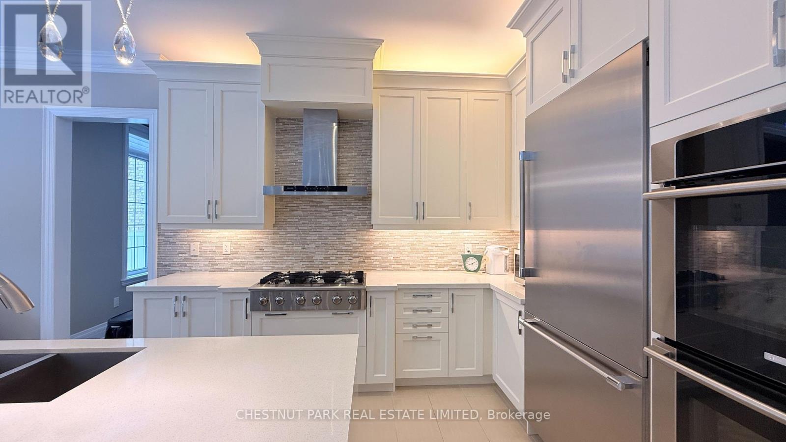 92 Heintzman Crescent, Vaughan, Ontario  L6A 4T1 - Photo 8 - N12608782