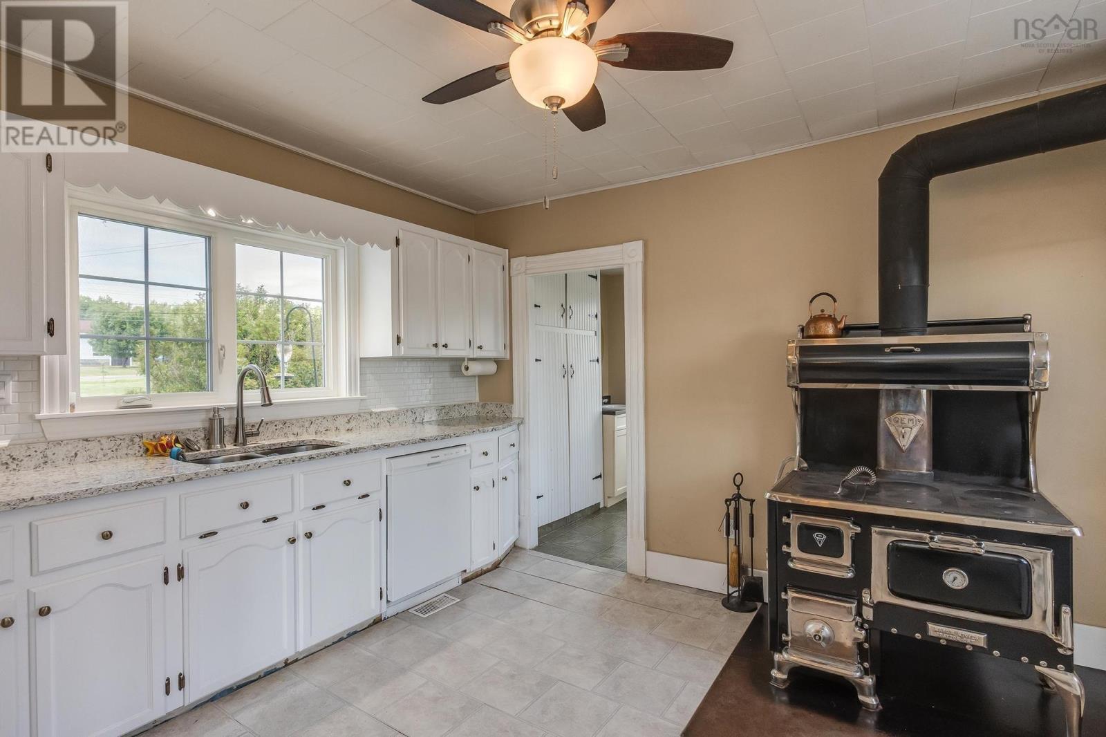 710 Main Street, Lawrencetown, Nova Scotia  B0S 1M0 - Photo 11 - 202527112