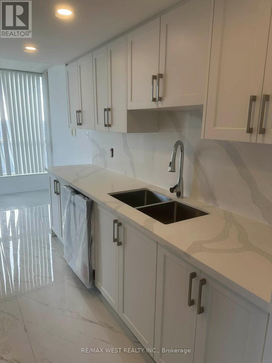 901 - 3 Rowntree Road, Toronto, Ontario  M9V 5G8 - Photo 4 - W12608780