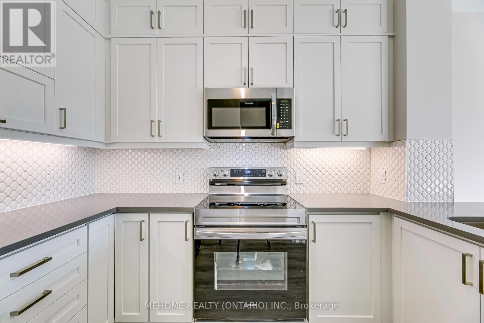 312 - 3265 Carding Mill Trail W, Oakville, Ontario  L6M 5P7 - Photo 8 - W12608804