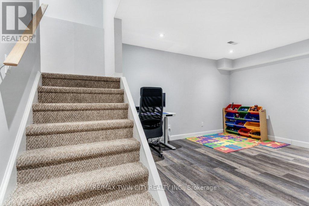 102 Marston Crescent, Cambridge, Ontario  N3C 4G4 - Photo 30 - X12608806