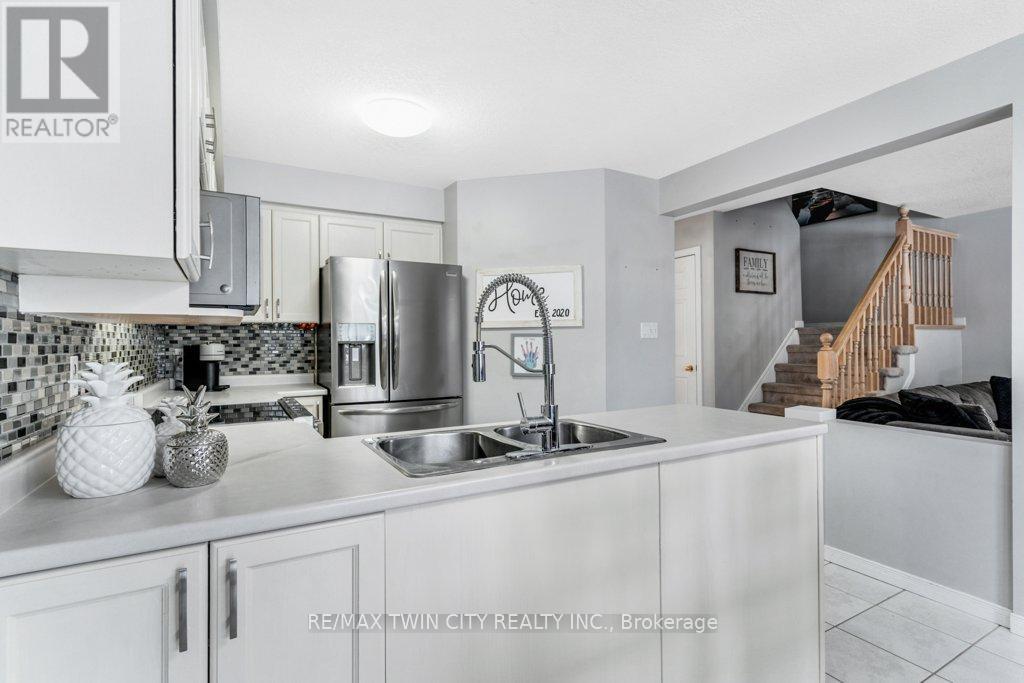 102 Marston Crescent, Cambridge, Ontario  N3C 4G4 - Photo 8 - X12608806