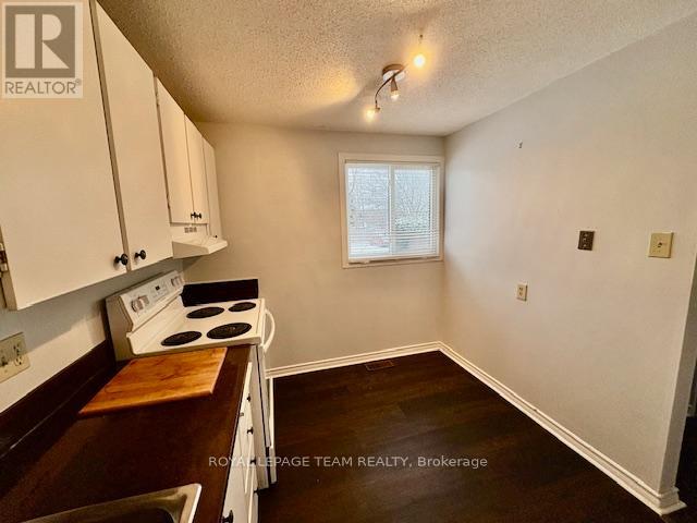 E - 14 Larkshire Lane, Ottawa, Ontario  K2J 1Y6 - Photo 12 - X12608822