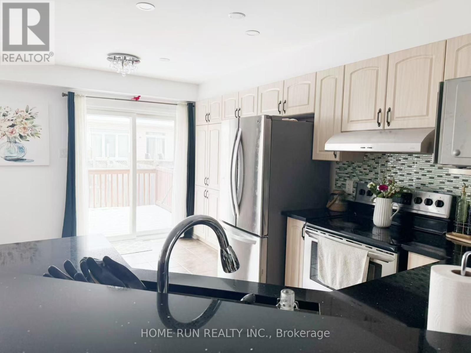 330 Applecross Crescent, Ottawa, Ontario  K2K 0C4 - Photo 6 - X12608848