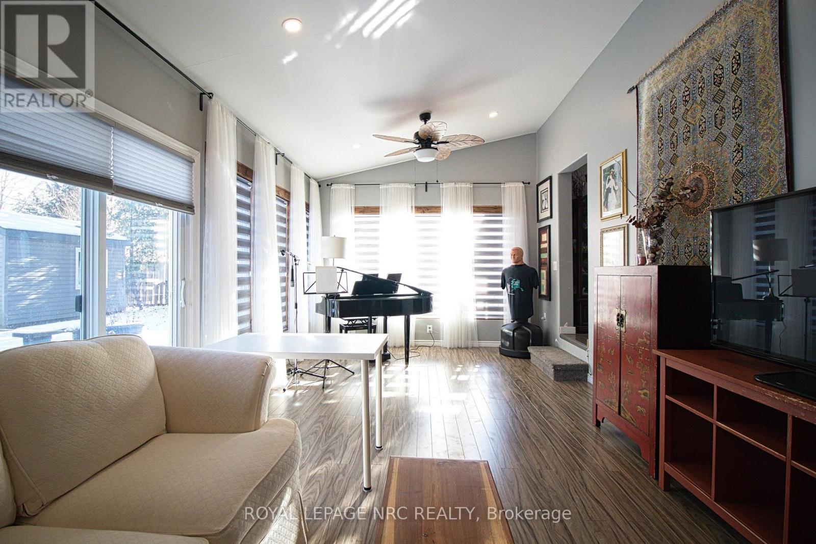 46 Lisgar Street, Chatham-Kent (Ridgetown), Ontario  N0P 2C0 - Photo 9 - X12608816