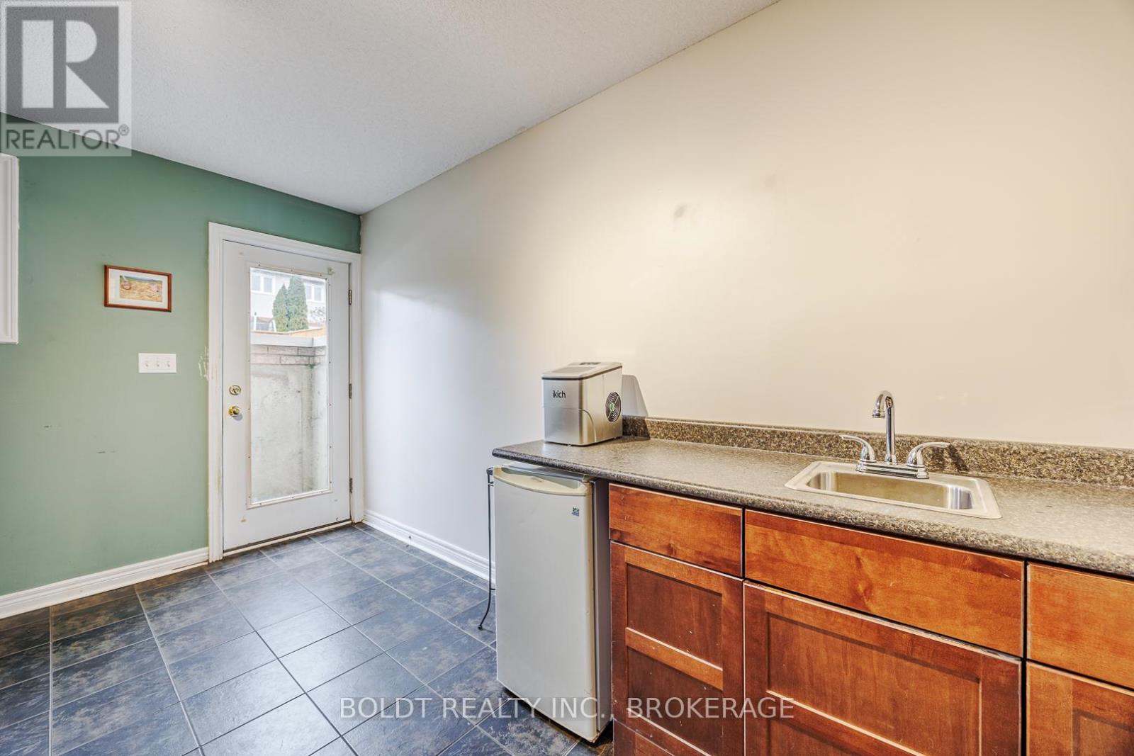 84 Confederation Avenue, Thorold, Ontario  L2V 5A6 - Photo 16 - X12608820