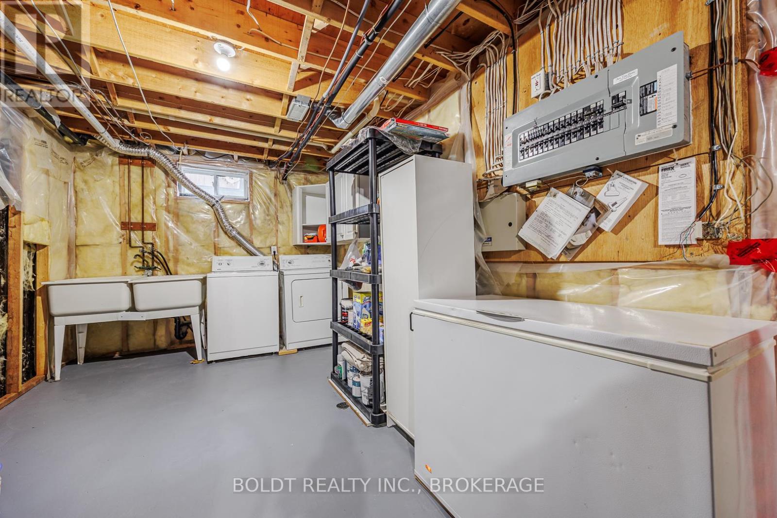 84 Confederation Avenue, Thorold, Ontario  L2V 5A6 - Photo 19 - X12608820