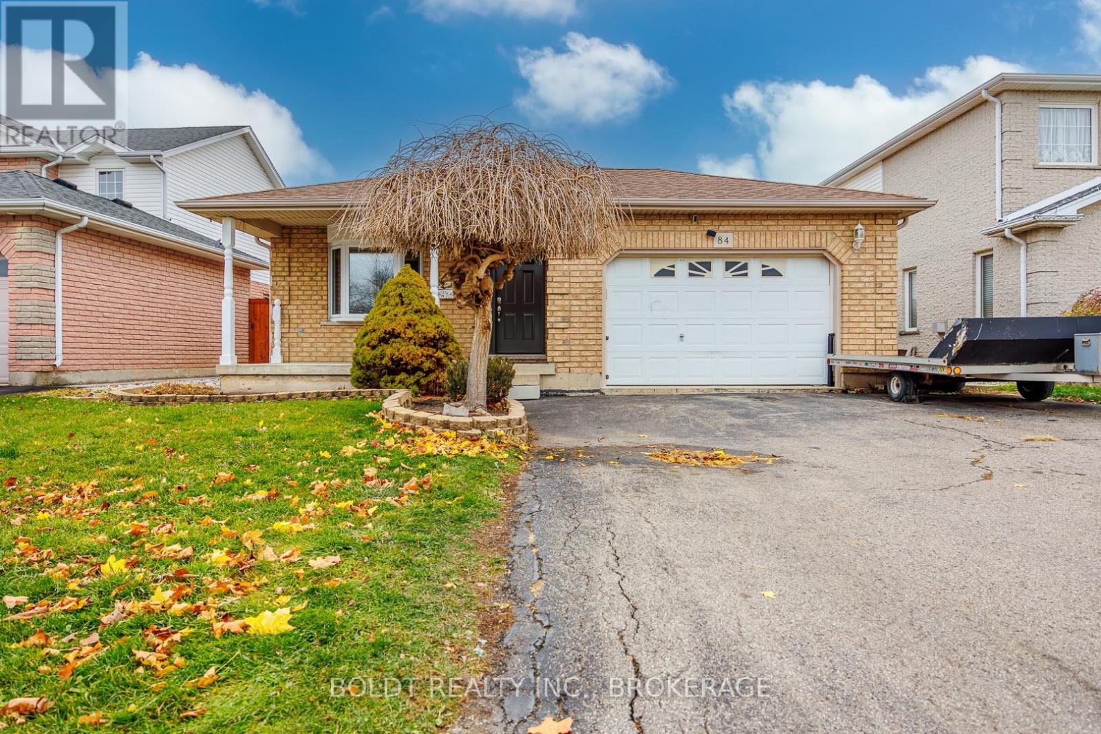 84 Confederation Avenue, Thorold, Ontario  L2V 5A6 - Photo 3 - X12608820