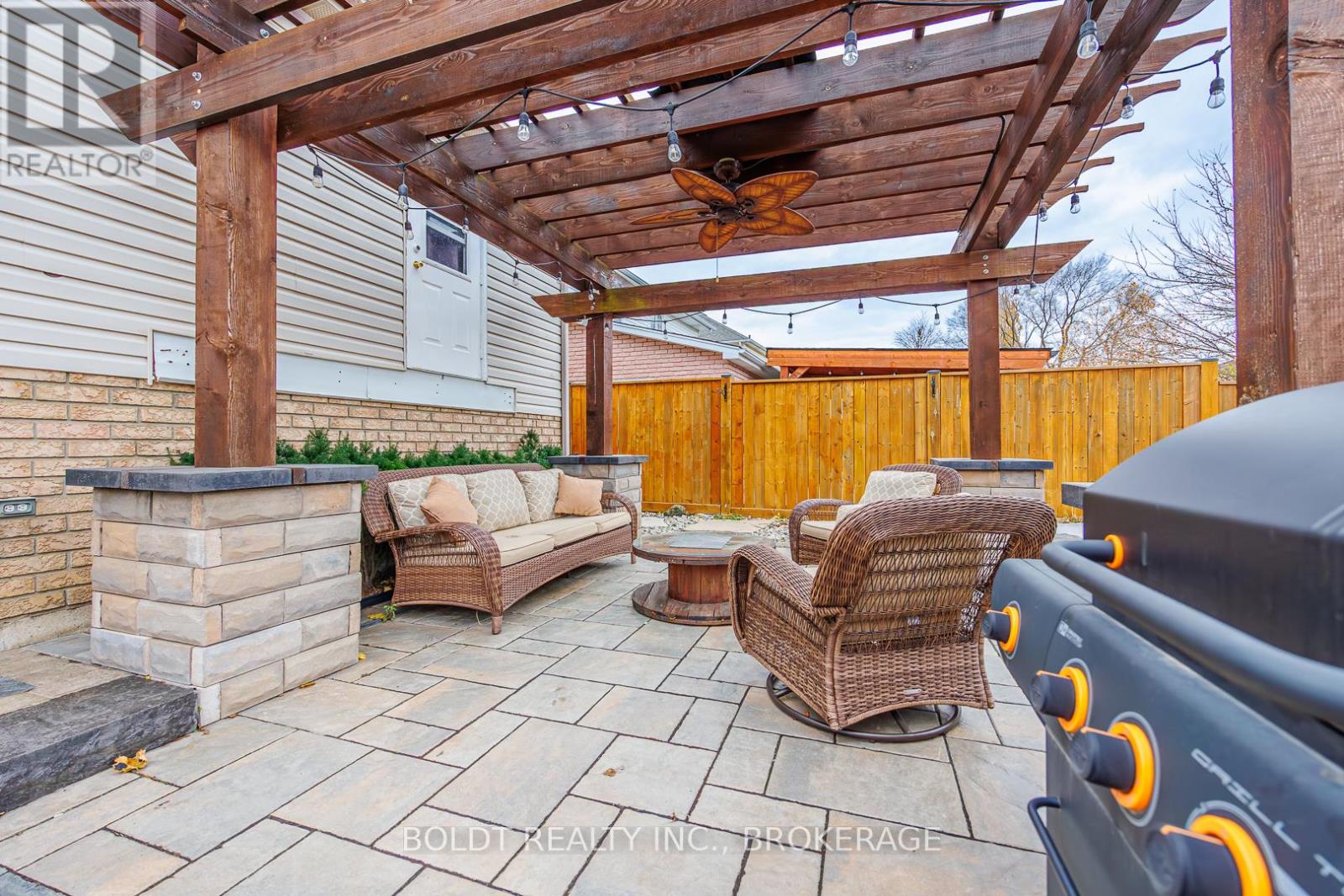 84 Confederation Avenue, Thorold, Ontario  L2V 5A6 - Photo 33 - X12608820