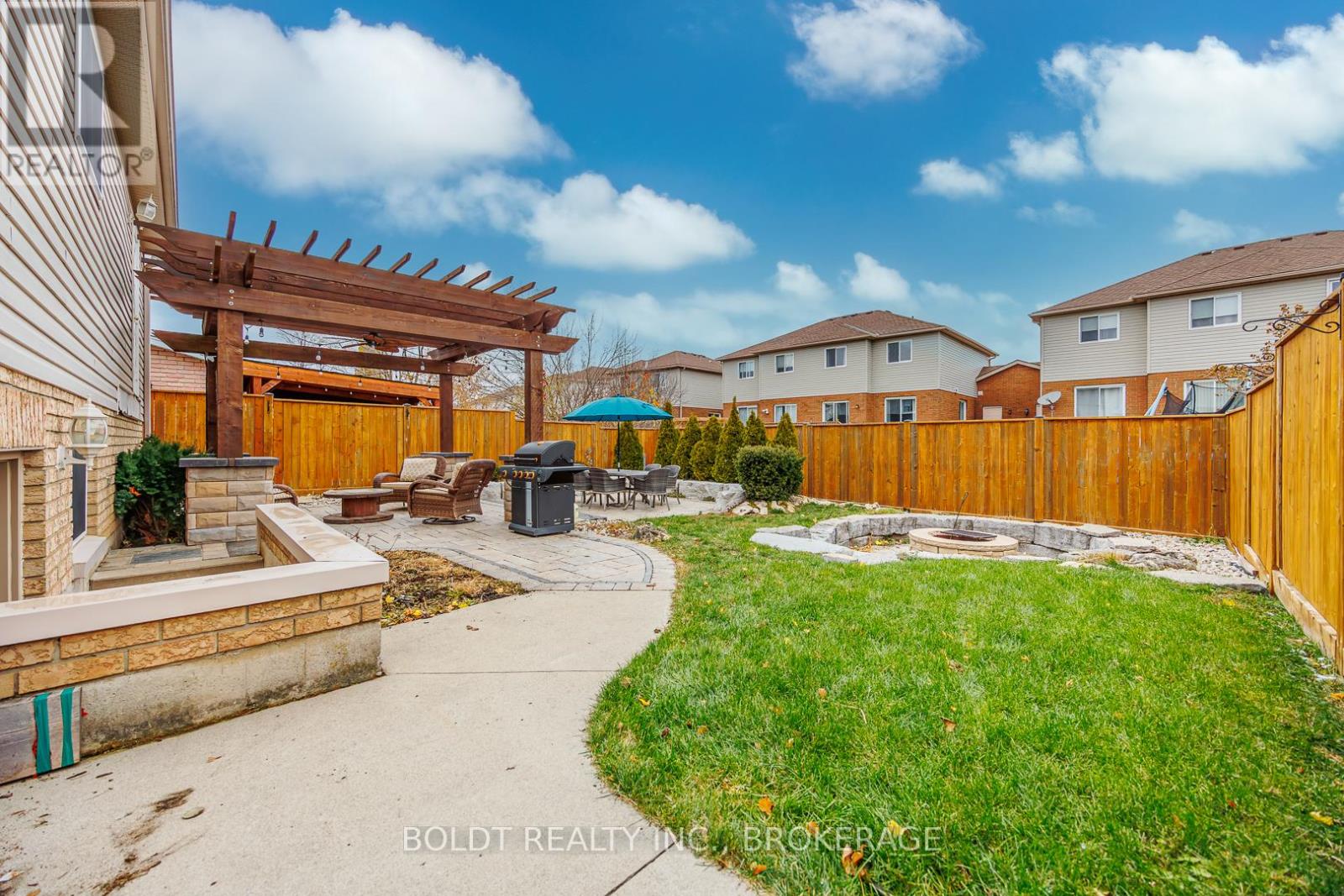 84 Confederation Avenue, Thorold, Ontario  L2V 5A6 - Photo 34 - X12608820