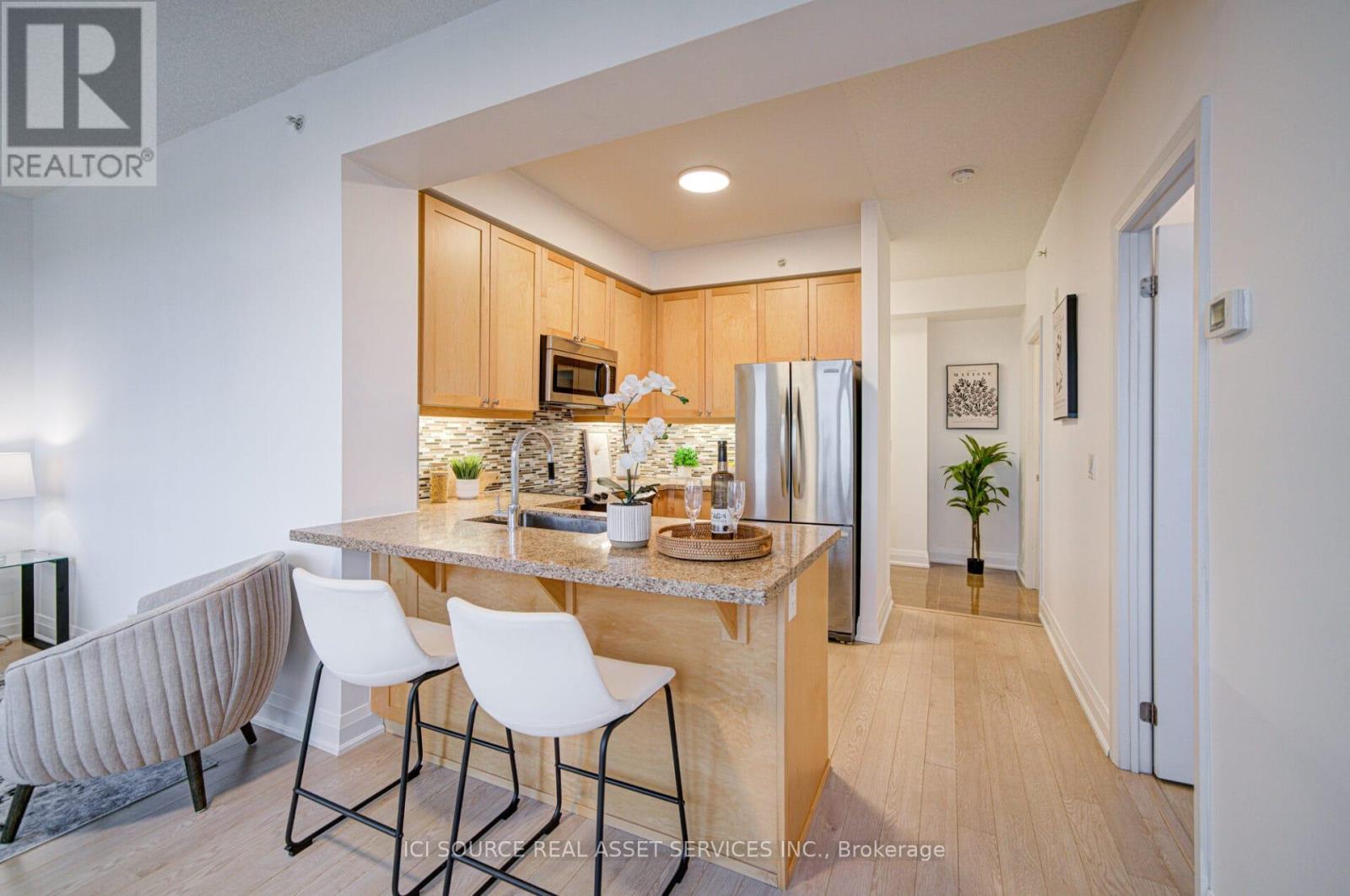 919 - 12 Woodstream Boulevard, Vaughan, Ontario  L4L 8C3 - Photo 10 - N12608836