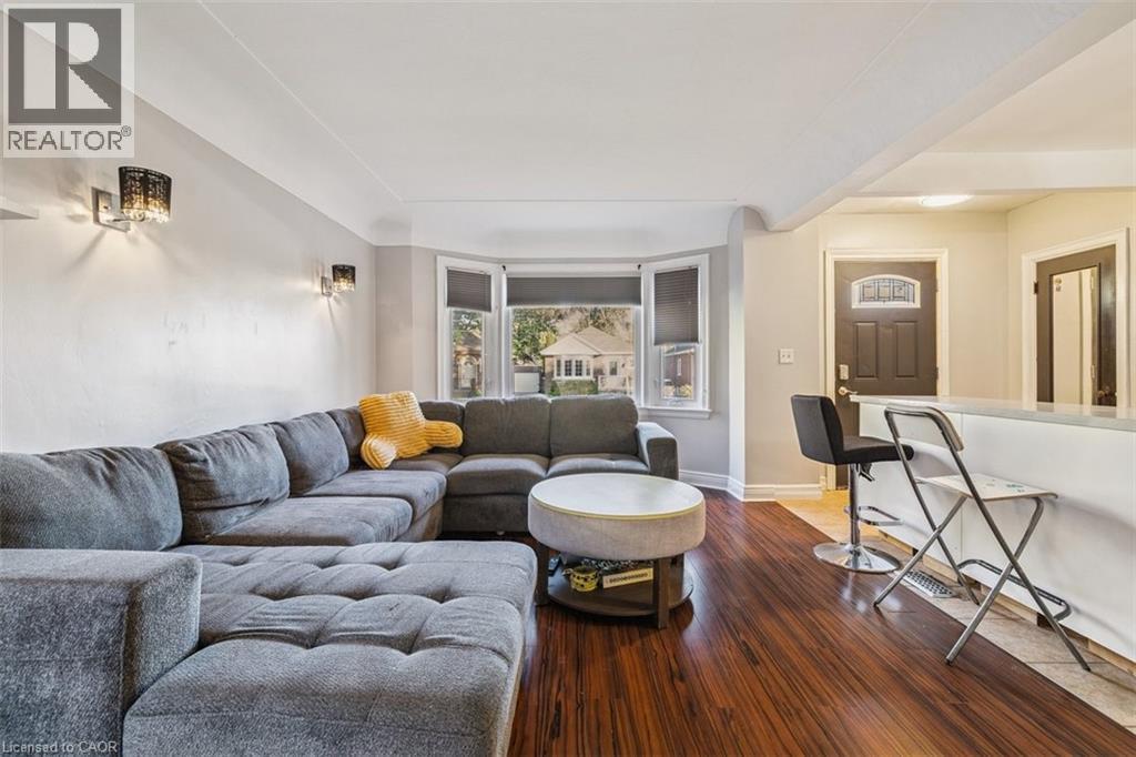 8 Wavell Avenue, Hamilton, Ontario  L9A 2T2 - Photo 4 - 40781623