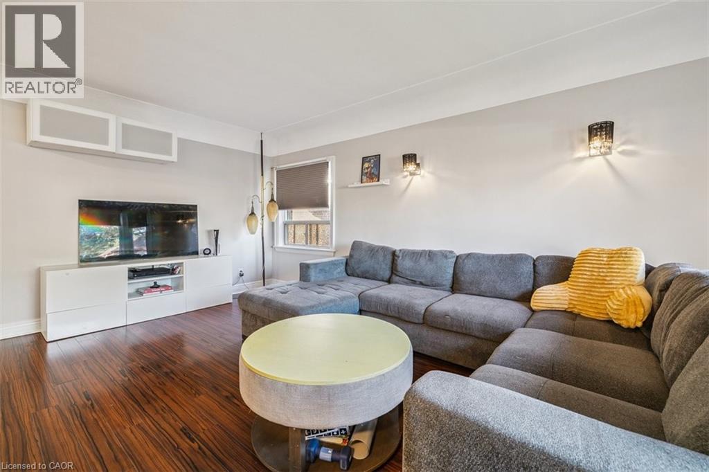 8 Wavell Avenue, Hamilton, Ontario  L9A 2T2 - Photo 3 - 40781623