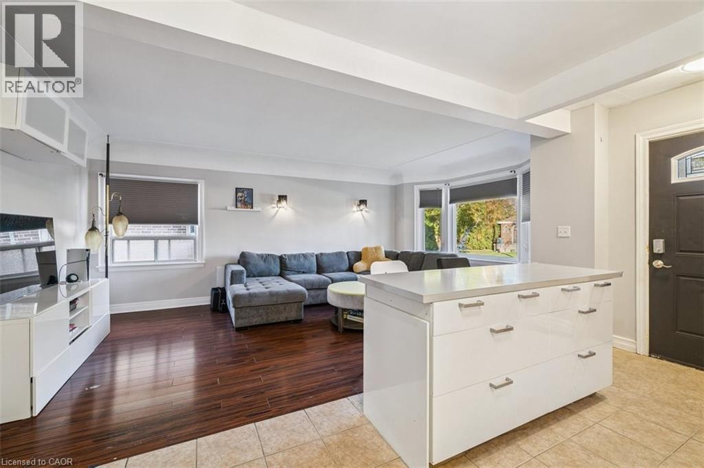 8 Wavell Avenue, Hamilton, Ontario  L9A 2T2 - Photo 7 - 40781623