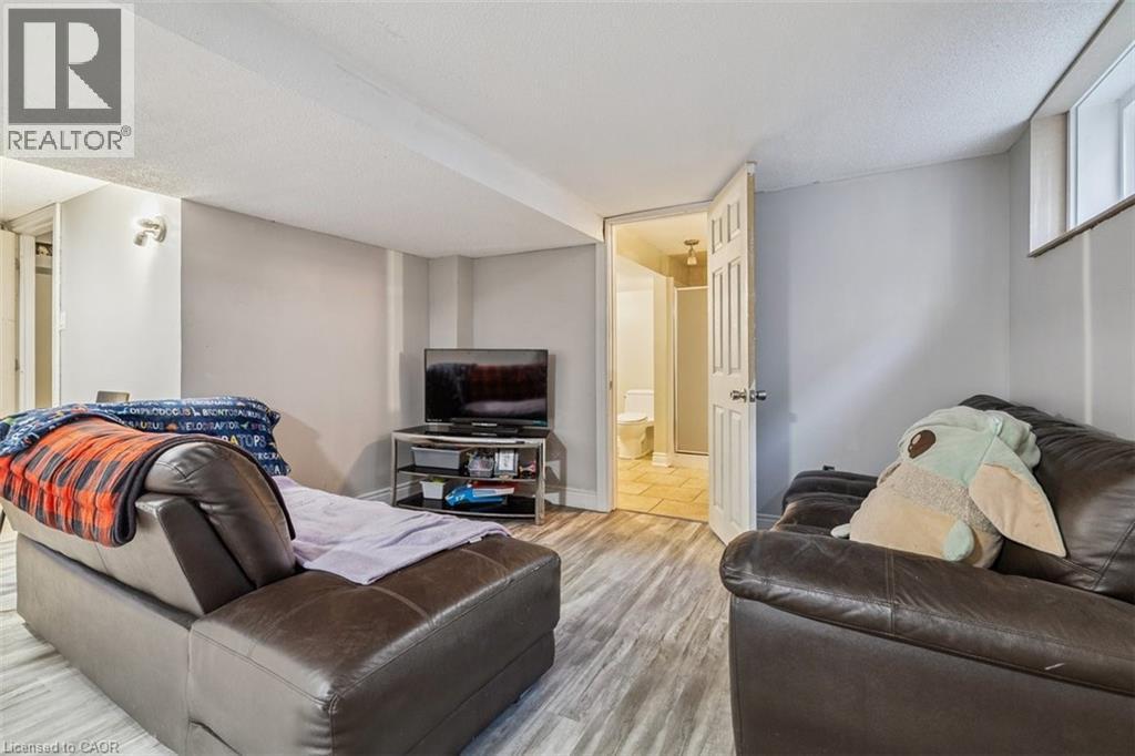 8 Wavell Avenue, Hamilton, Ontario  L9A 2T2 - Photo 15 - 40781623