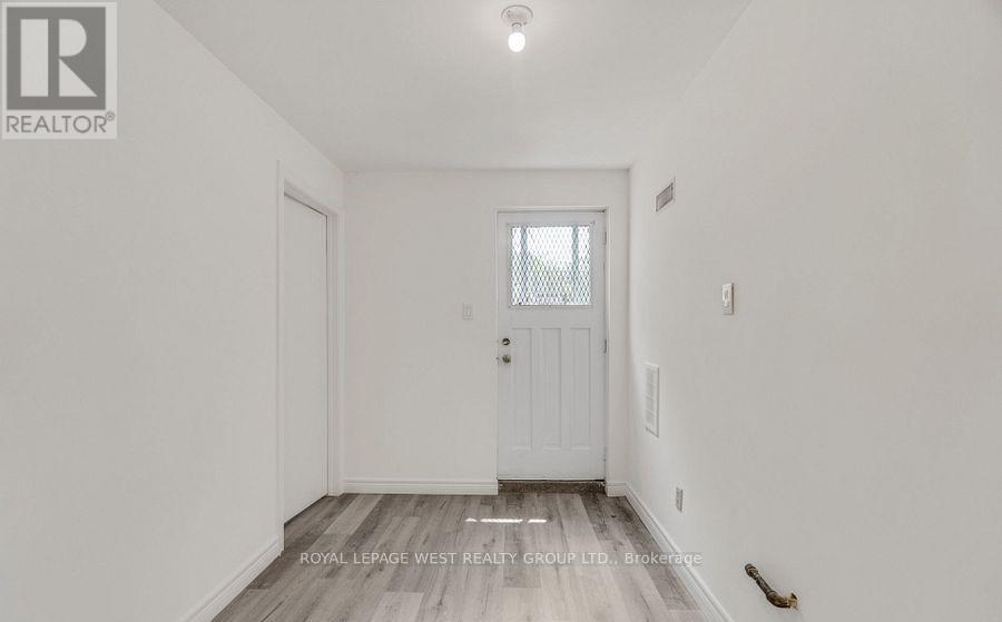 Lower - 1294 Forest Hill, Oakville, Ontario  L6H 2S4 - Photo 16 - W12608828