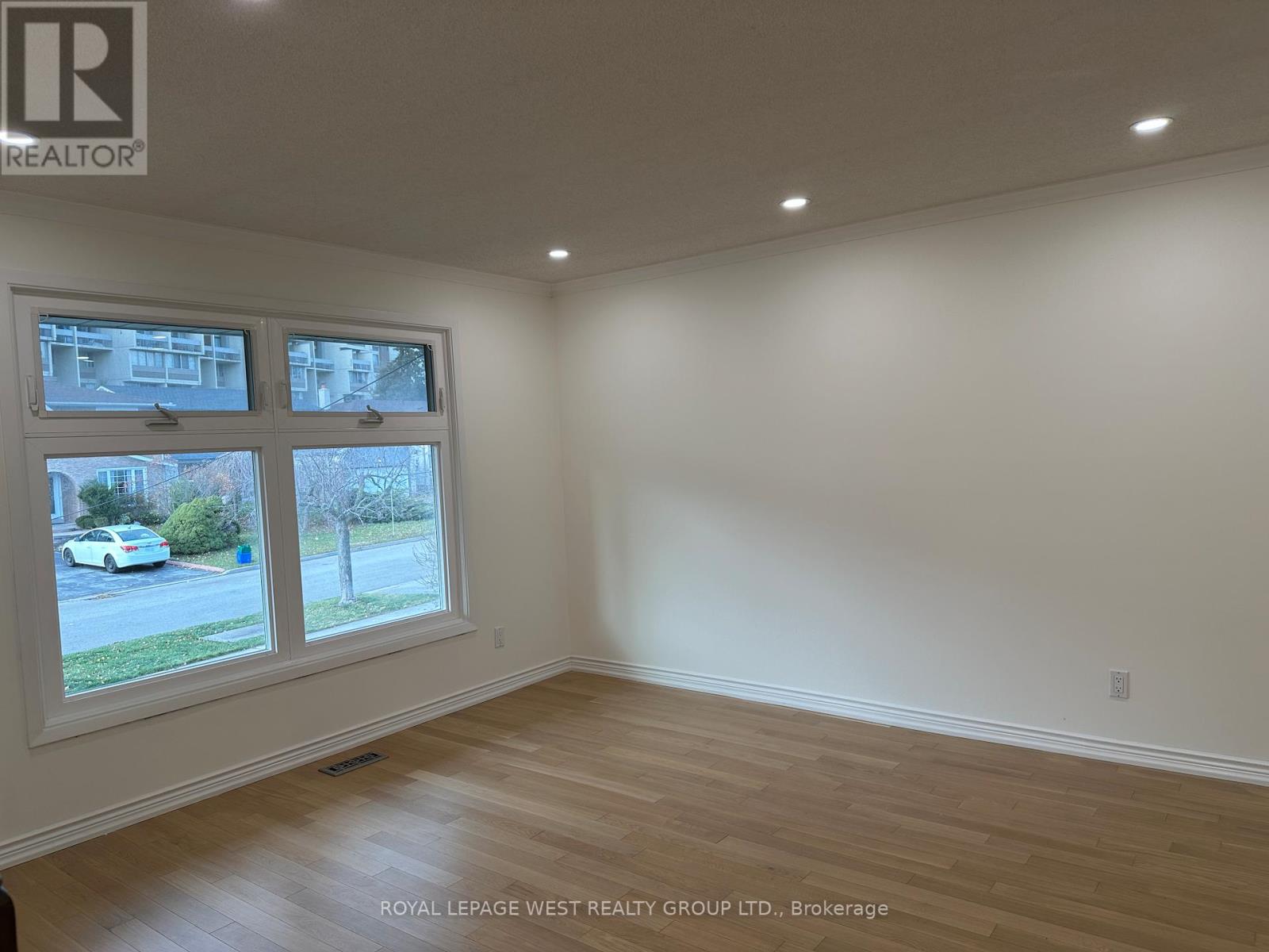 Upper - 1294 Forest Hill, Oakville, Ontario  L6H 2S4 - Photo 6 - W12608830