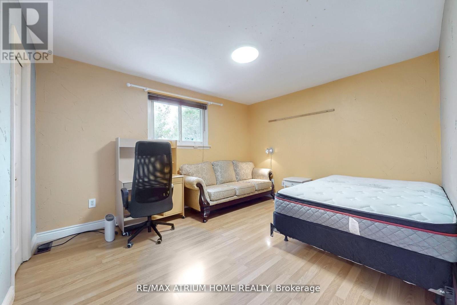 3672 Galeair Court, Mississauga, Ontario  L5C 2H5 - Photo 18 - W12608838