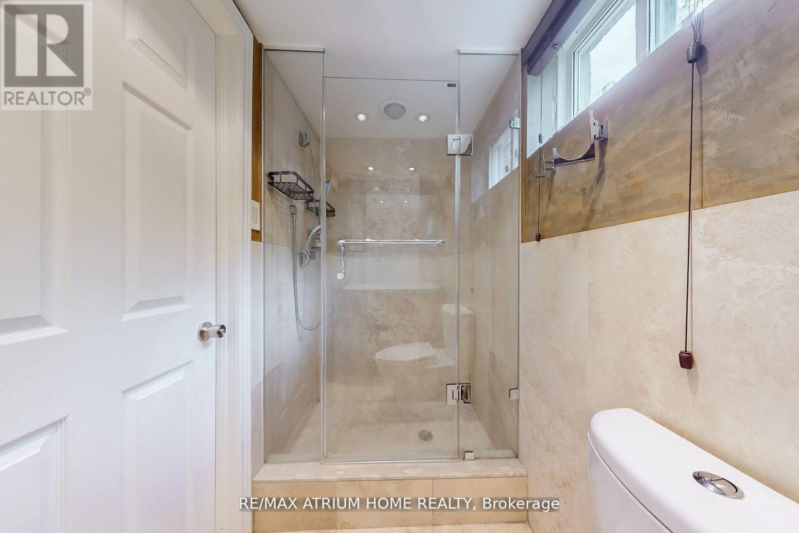 3672 Galeair Court, Mississauga, Ontario  L5C 2H5 - Photo 31 - W12608838