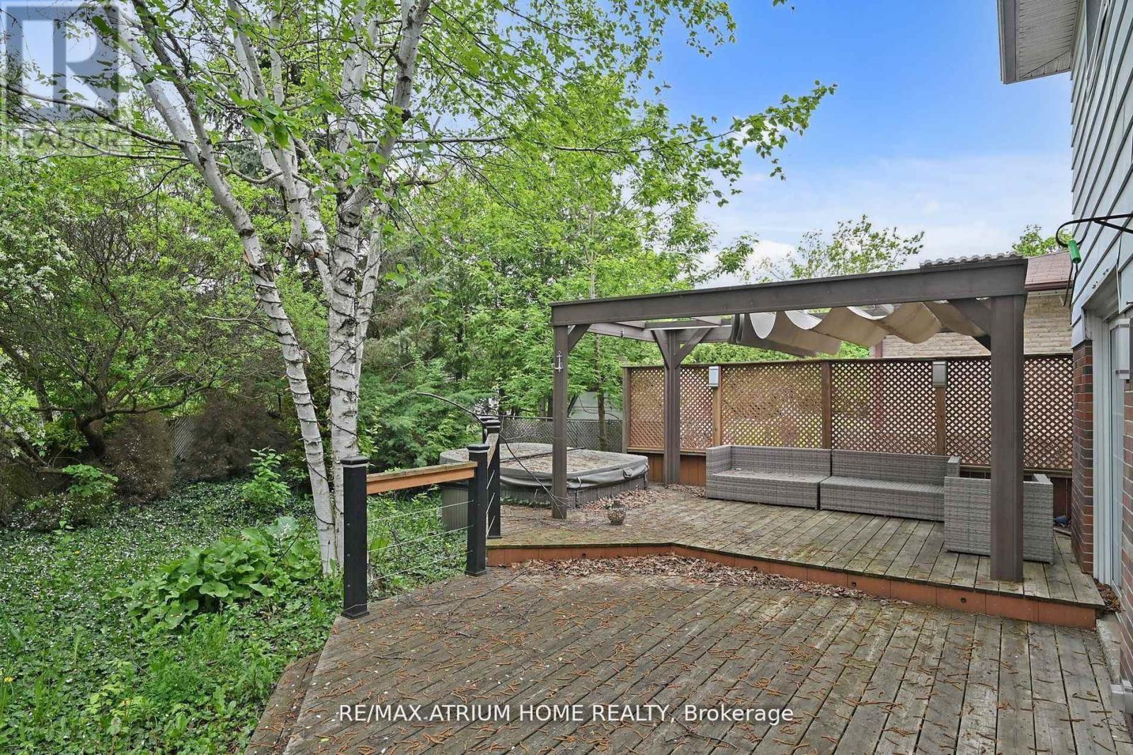 3672 Galeair Court, Mississauga, Ontario  L5C 2H5 - Photo 35 - W12608838