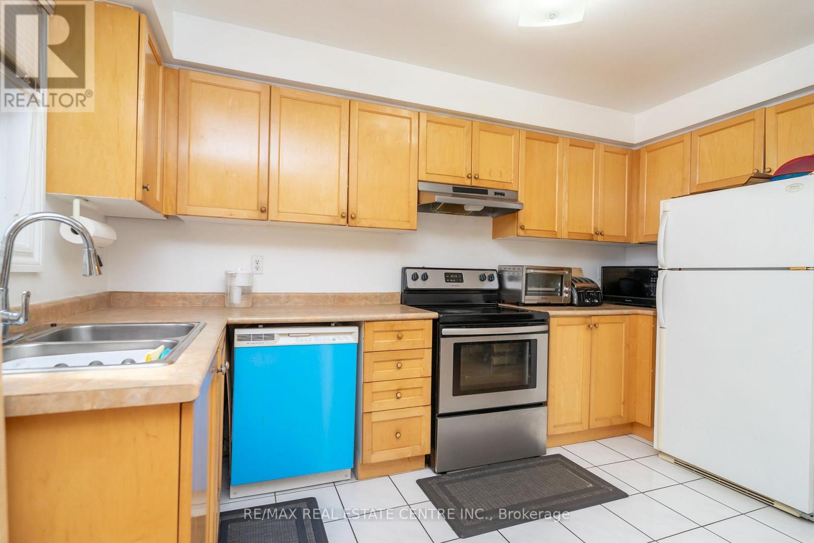 83 Checkerberry Crescent, Brampton, Ontario  L6R 2S9 - Photo 10 - W12608842