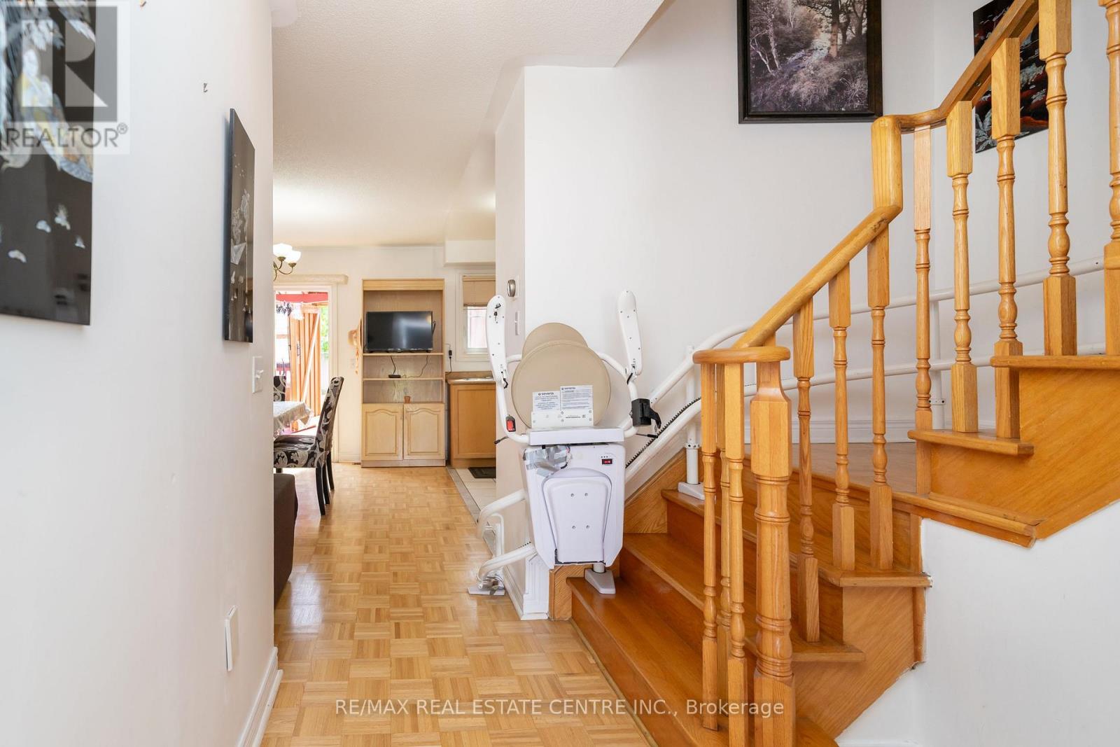 83 Checkerberry Crescent, Brampton, Ontario  L6R 2S9 - Photo 4 - W12608842