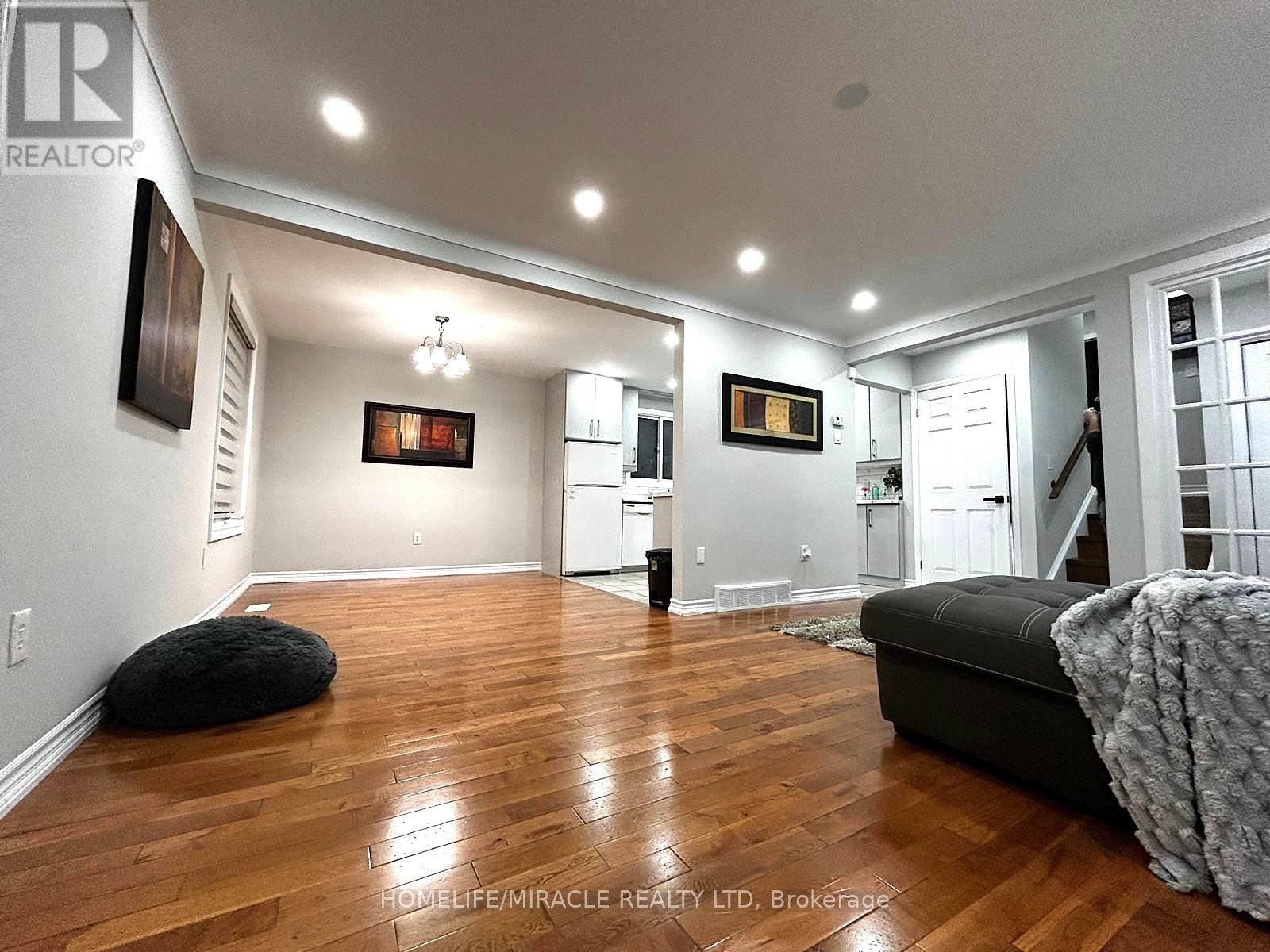 7043 Bonnie Street, Niagara Falls, Ontario  L2G 7N1 - Photo 10 - X12608850