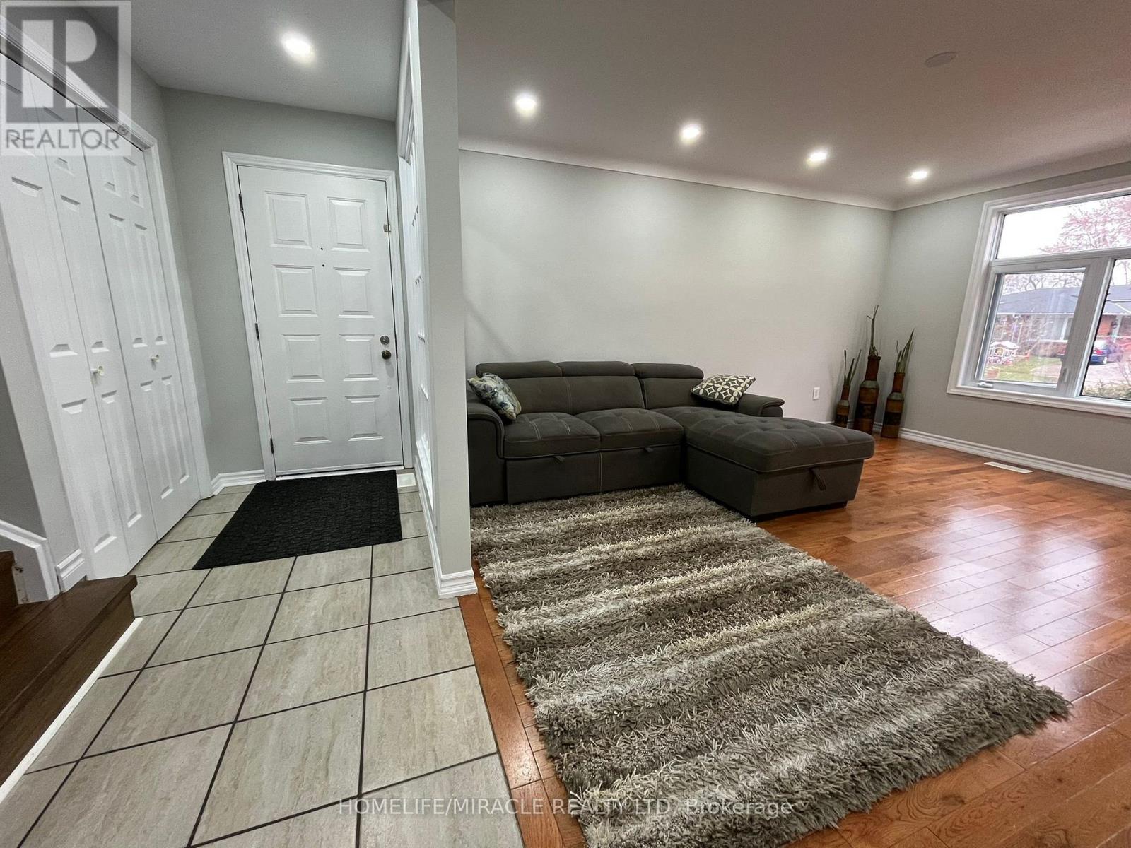 7043 Bonnie Street, Niagara Falls, Ontario  L2G 7N1 - Photo 12 - X12608850