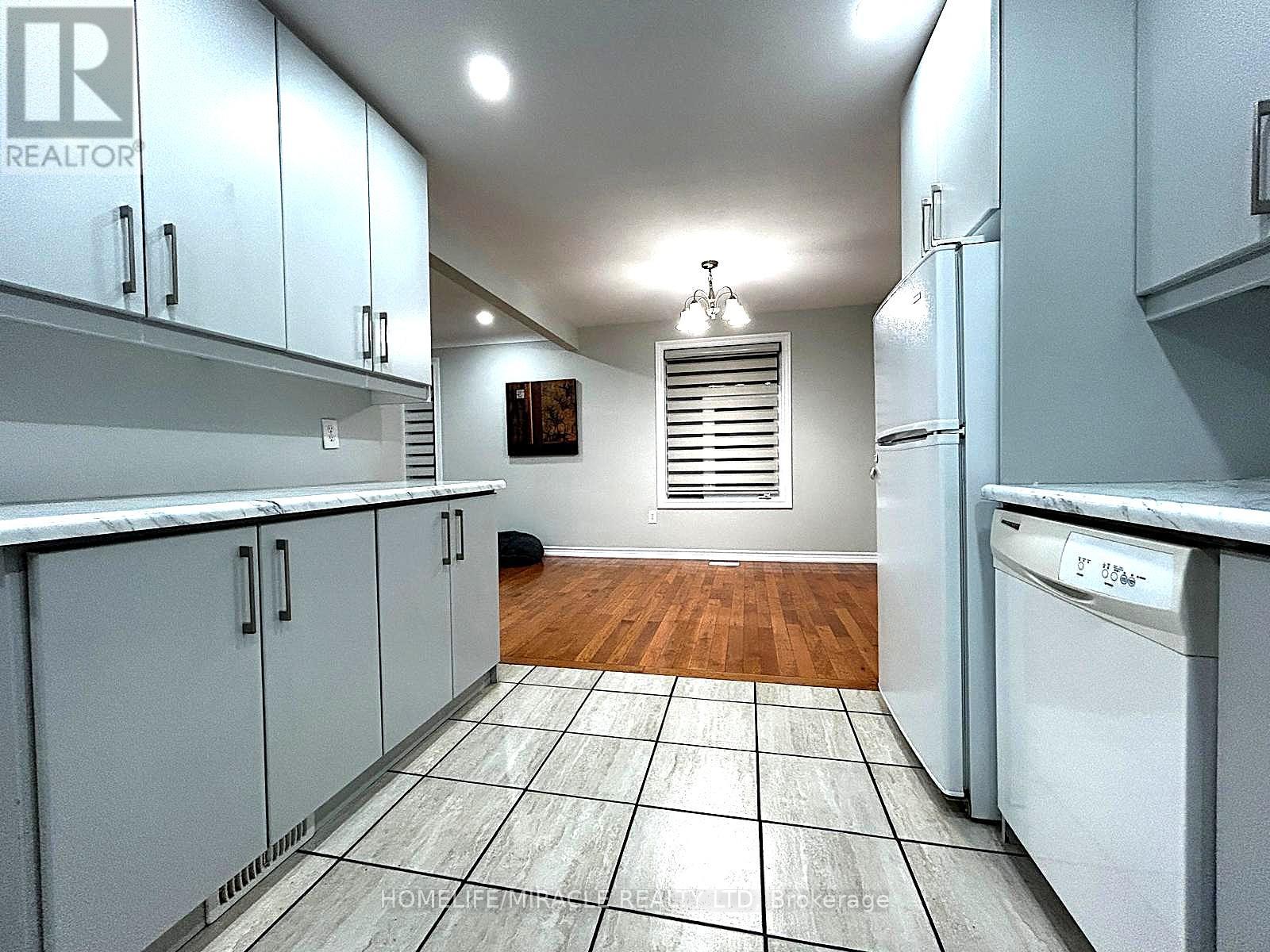 7043 Bonnie Street, Niagara Falls, Ontario  L2G 7N1 - Photo 14 - X12608850