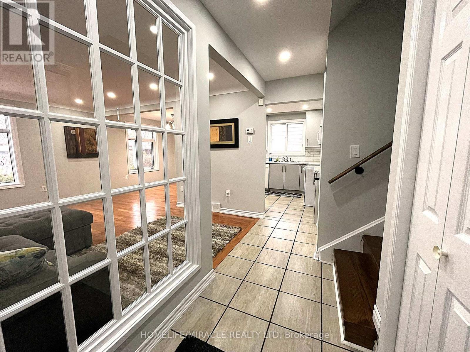 7043 Bonnie Street, Niagara Falls, Ontario  L2G 7N1 - Photo 3 - X12608850