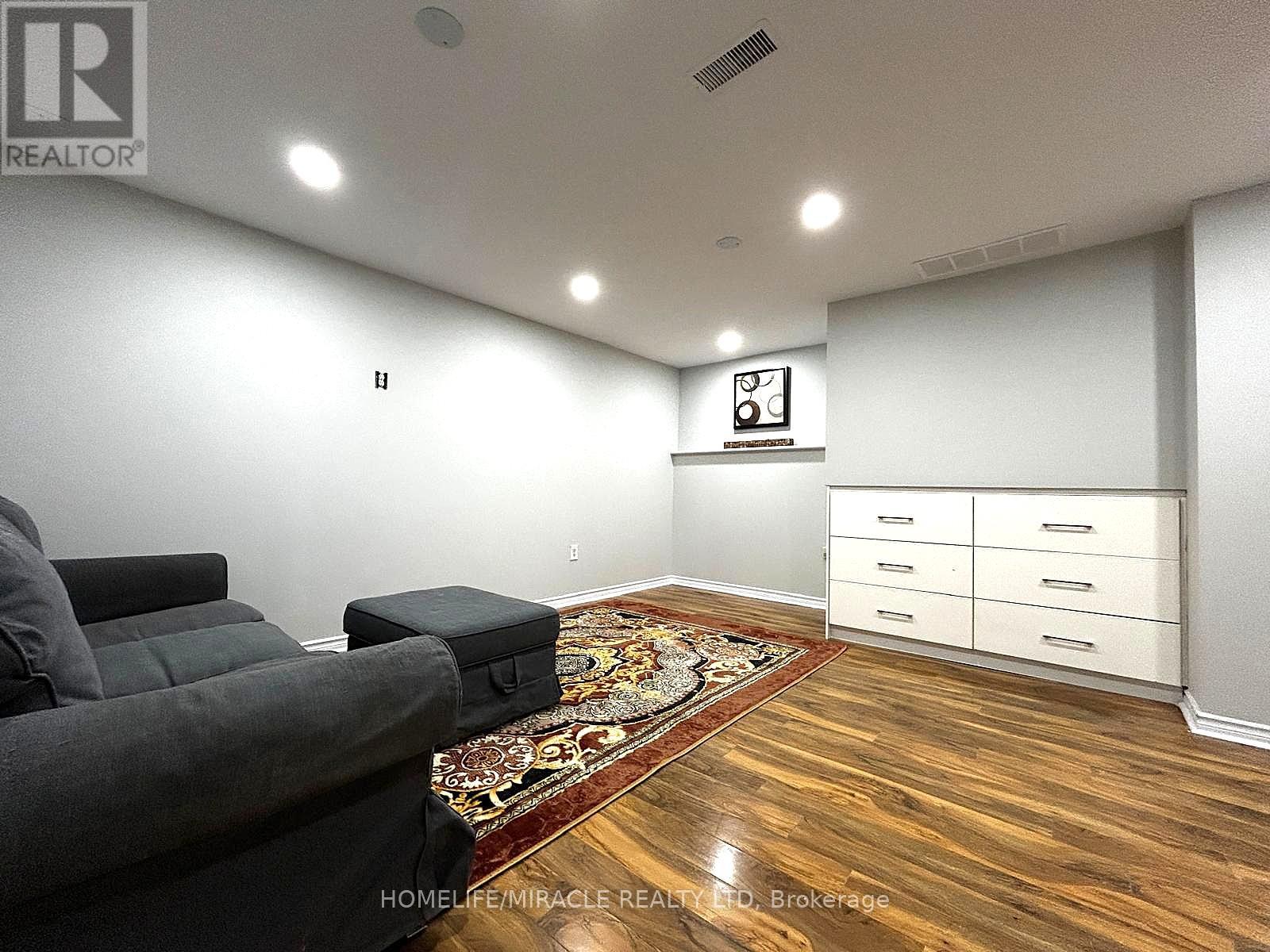 7043 Bonnie Street, Niagara Falls, Ontario  L2G 7N1 - Photo 37 - X12608850