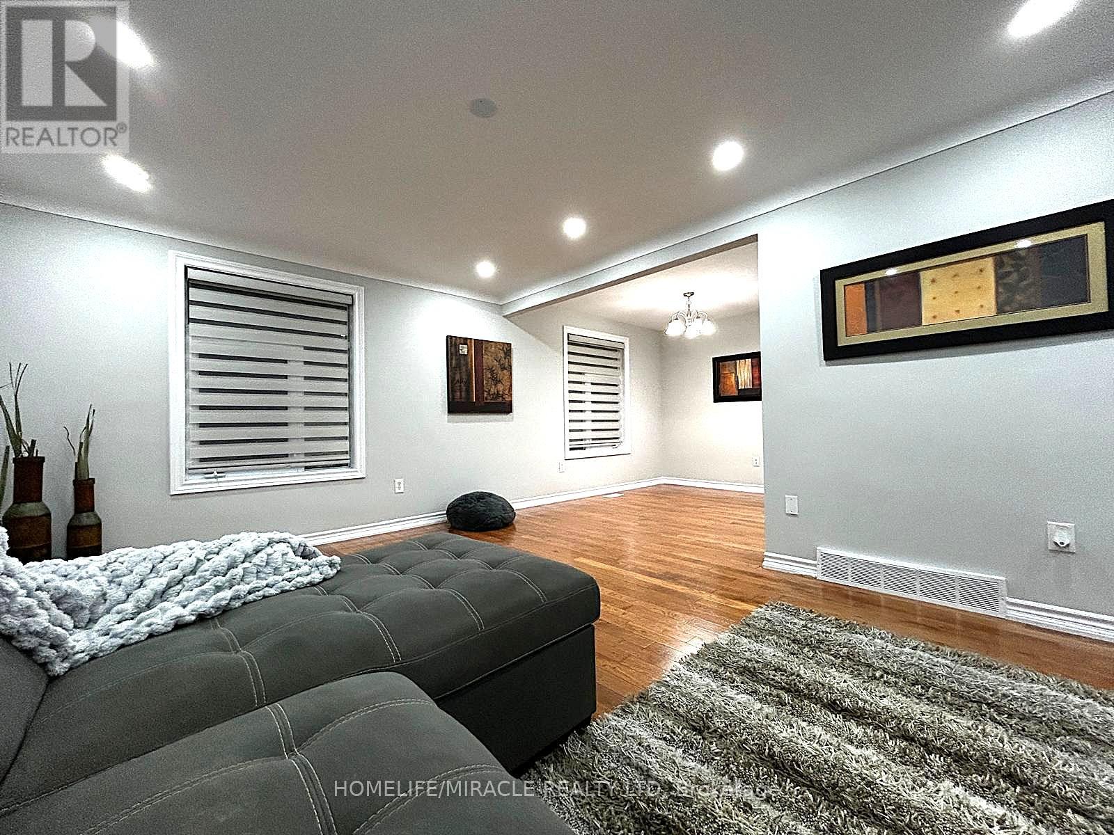 7043 Bonnie Street, Niagara Falls, Ontario  L2G 7N1 - Photo 7 - X12608850