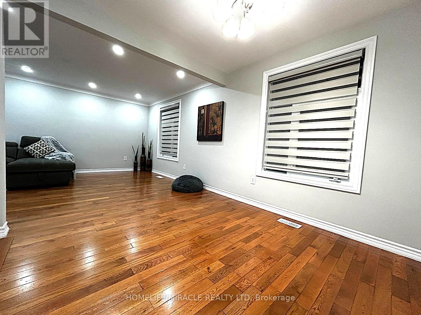 7043 Bonnie Street, Niagara Falls, Ontario  L2G 7N1 - Photo 9 - X12608850