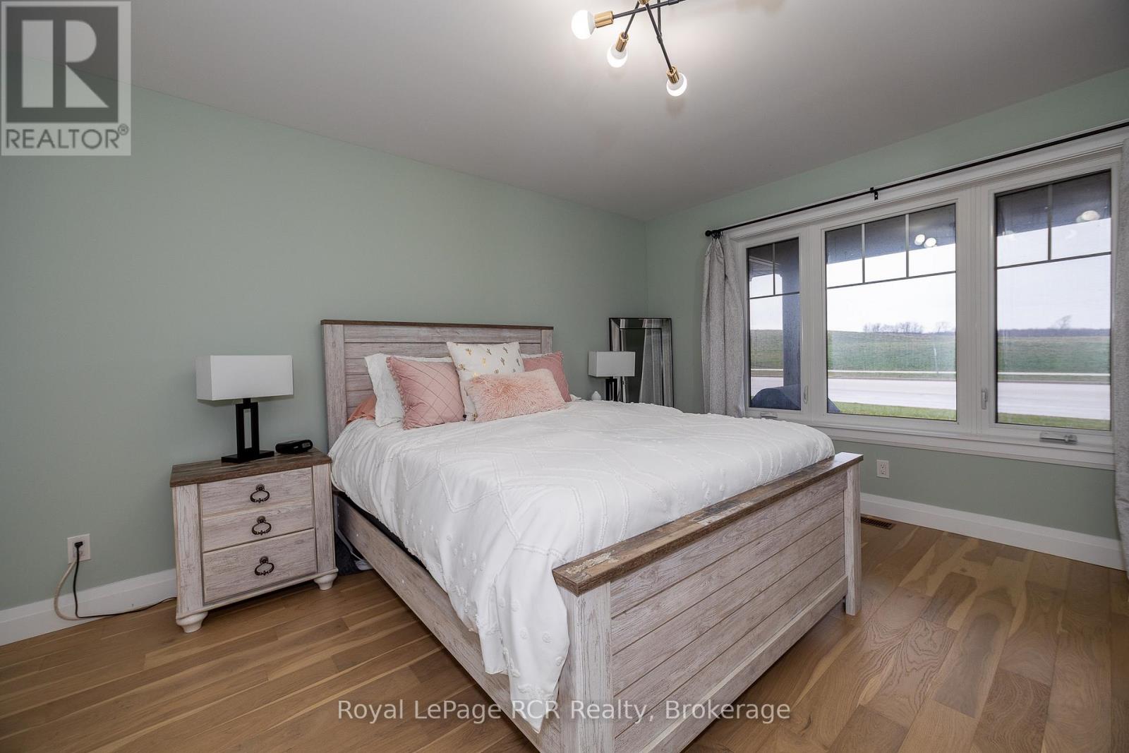 133 Hawthorn Crescent, Georgian Bluffs, Ontario  N0H 1S0 - Photo 22 - X12608872