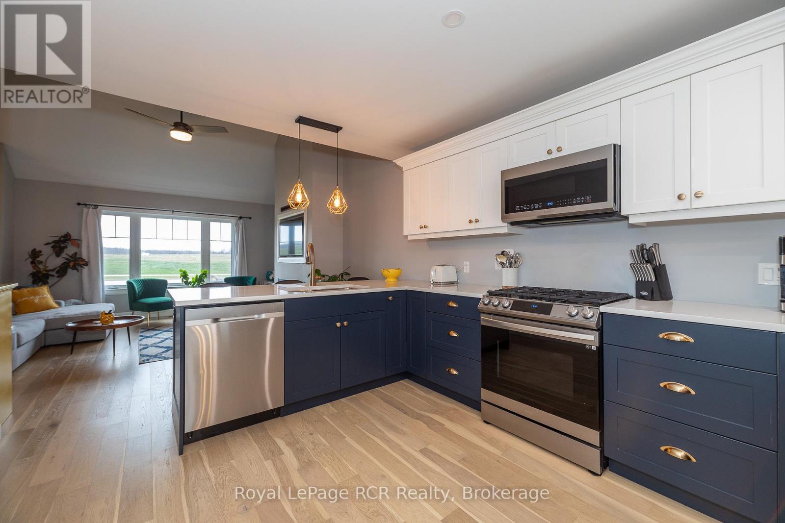 133 Hawthorn Crescent, Georgian Bluffs, Ontario  N0H 1S0 - Photo 35 - X12608872