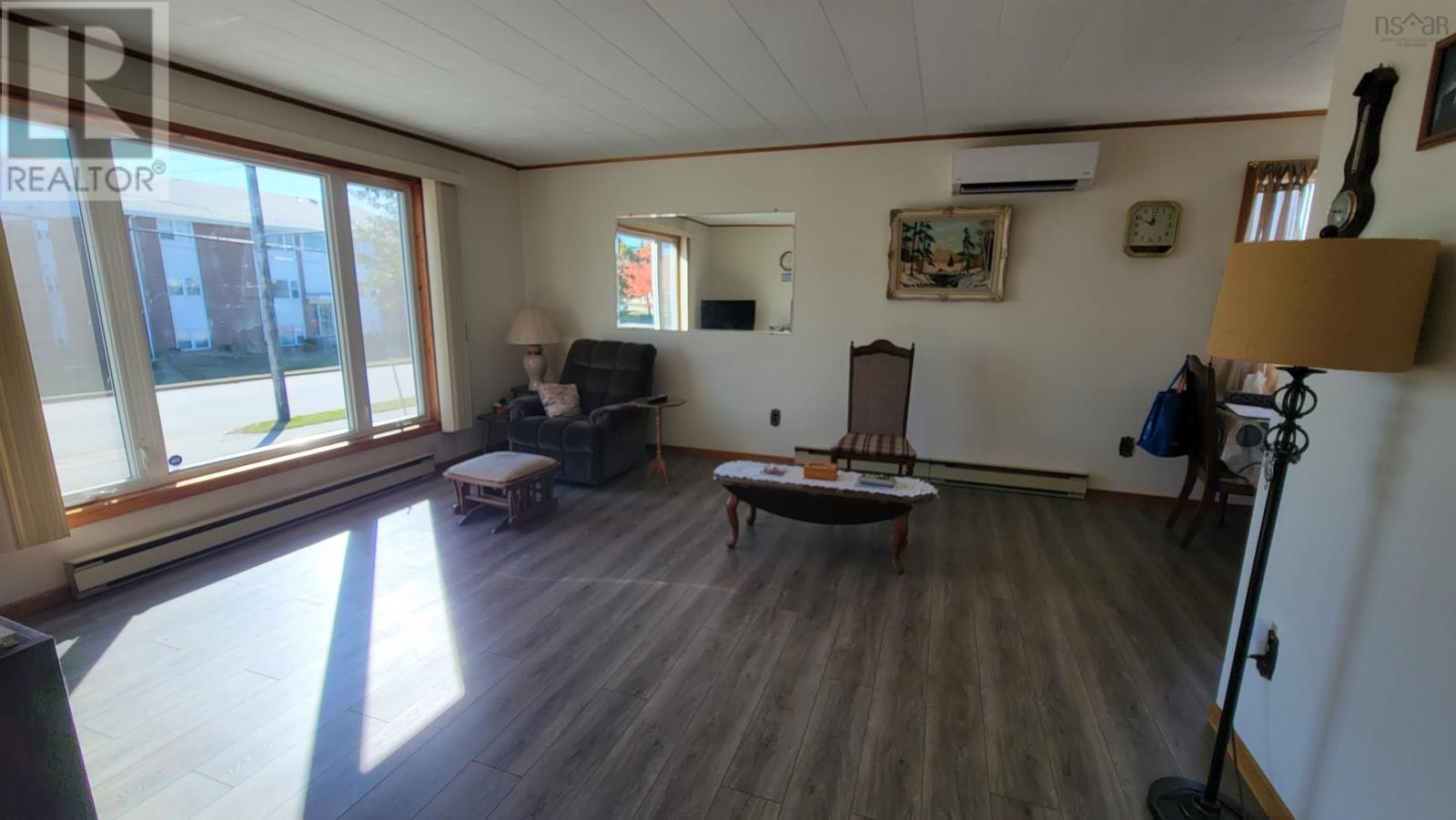 352 Pleasant Street, Yarmouth, Nova Scotia  B5A 2L2 - Photo 9 - 202526024