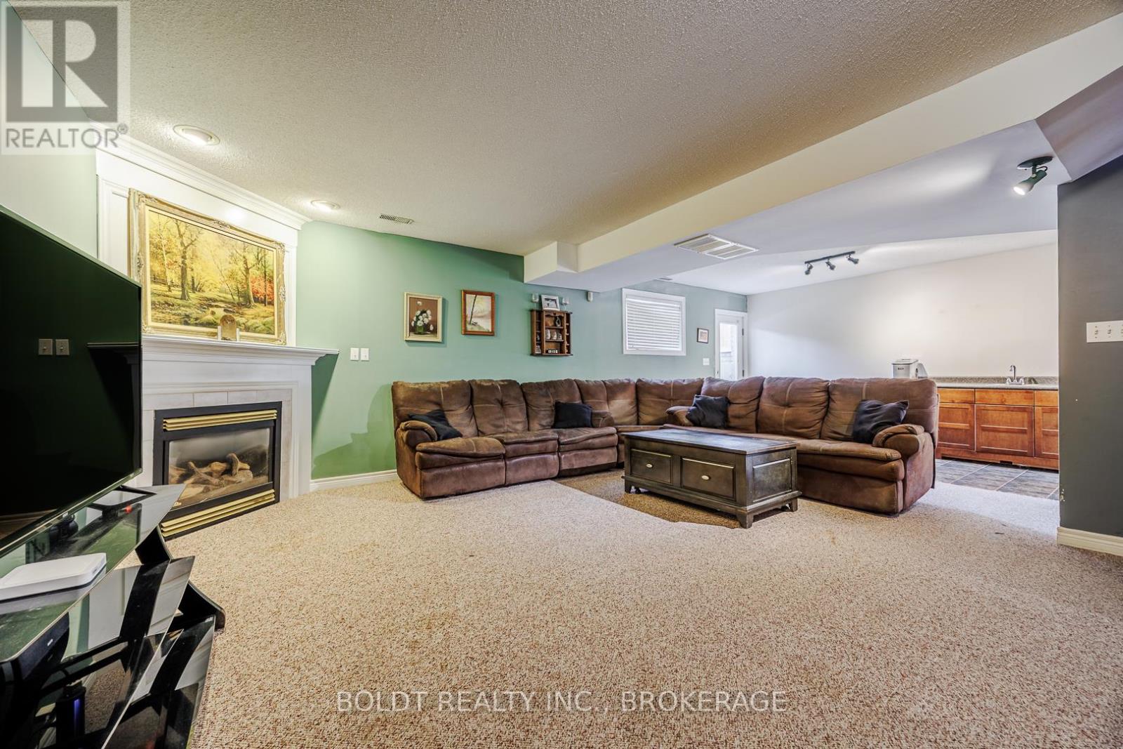 84 Confederation Avenue, Thorold, Ontario  L2V 5A6 - Photo 13 - X12608820