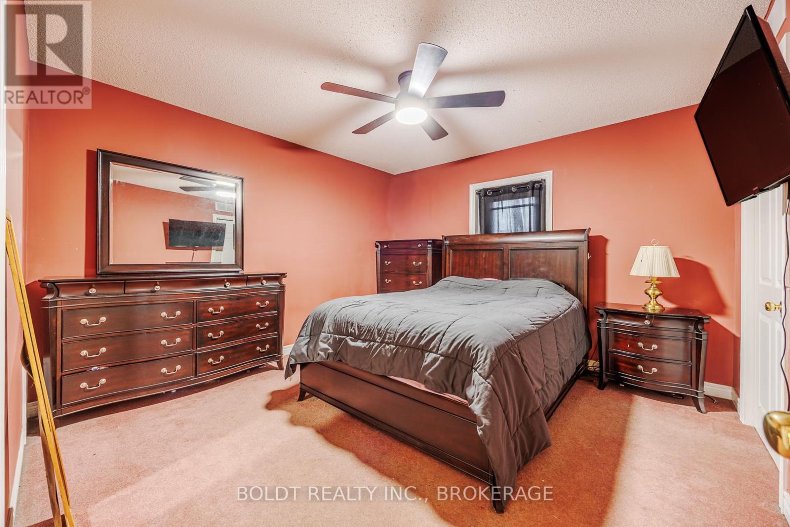 84 Confederation Avenue, Thorold, Ontario  L2V 5A6 - Photo 10 - X12608820