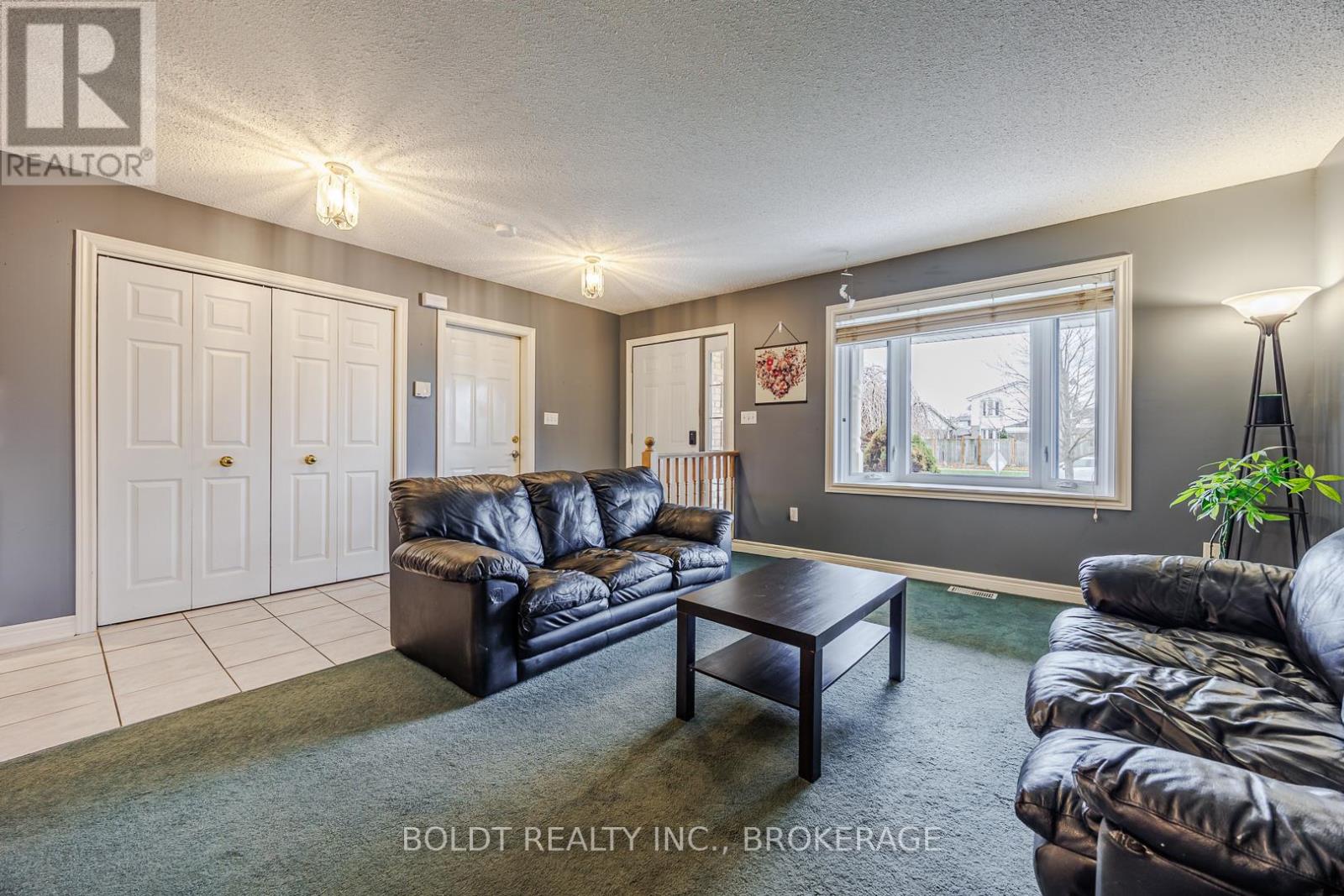 84 Confederation Avenue, Thorold, Ontario  L2V 5A6 - Photo 8 - X12608820