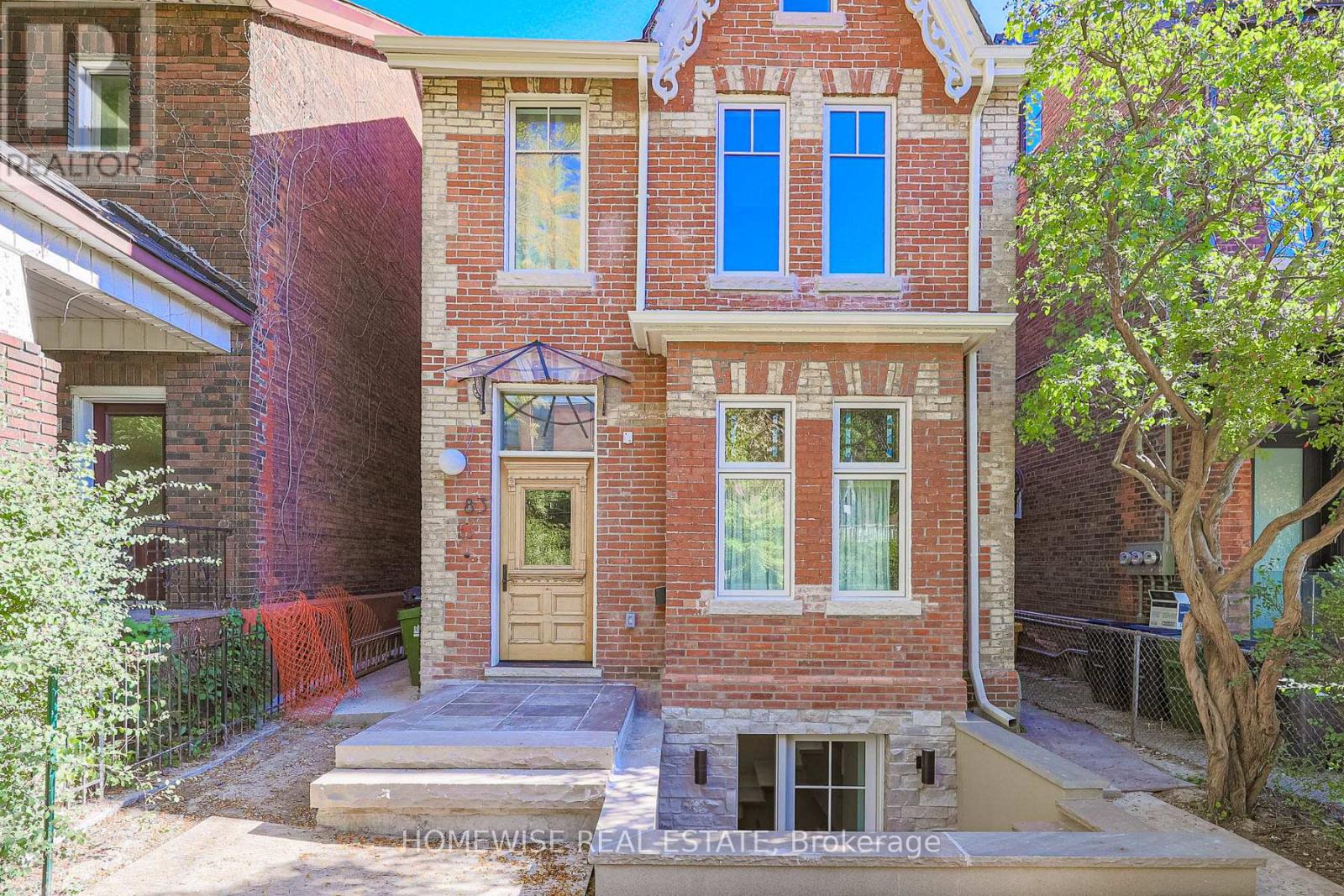 83 Clinton Street, Toronto (Palmerston-Little Italy), Ontario  M6G 2Y4 - Photo 2 - C12608866