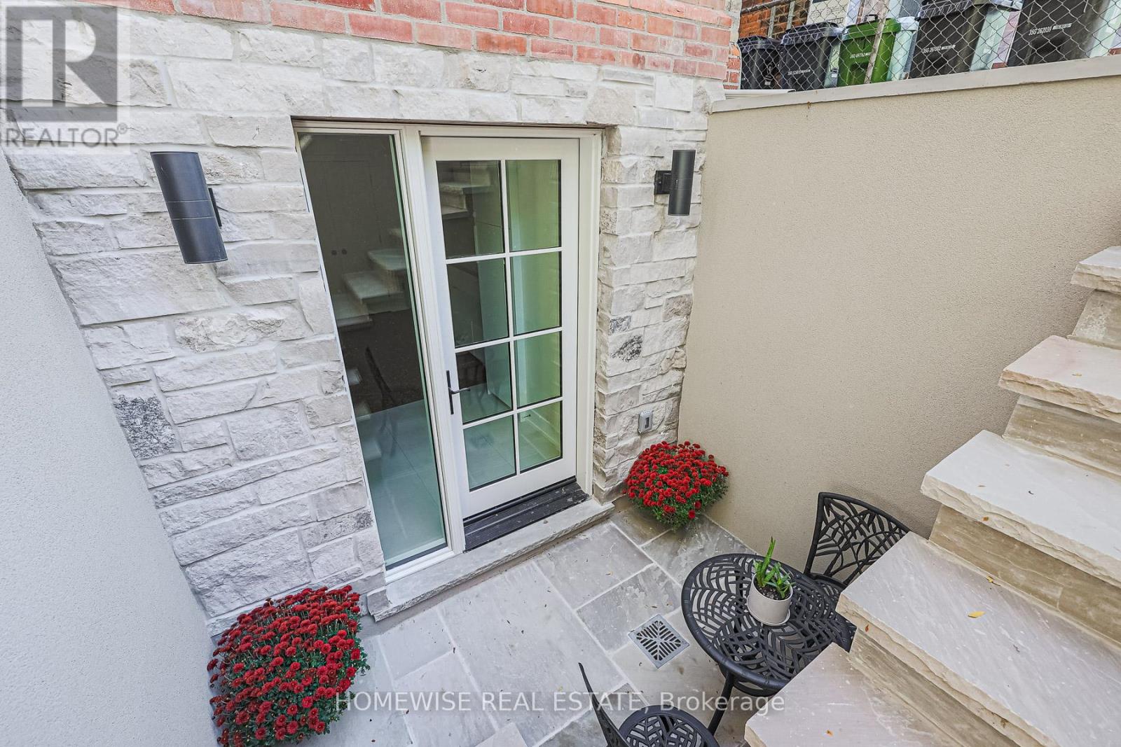 83 Clinton Street, Toronto (Palmerston-Little Italy), Ontario  M6G 2Y4 - Photo 4 - C12608866