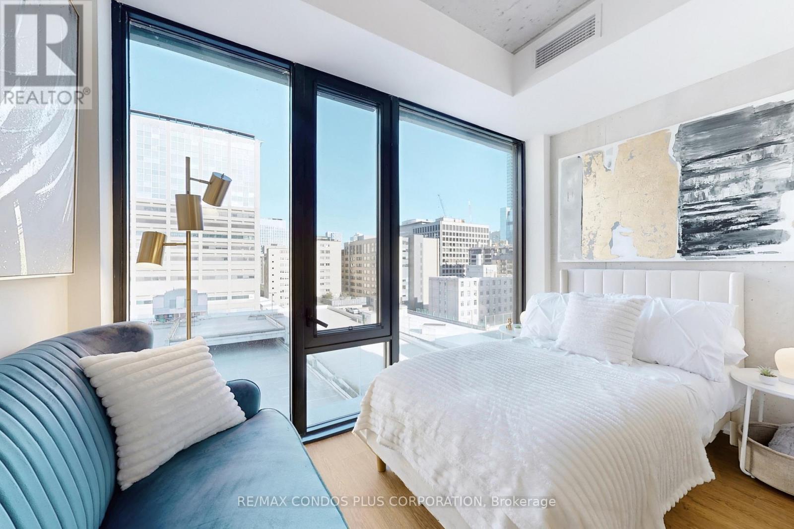 1004 - 195 Mccaul Street, Toronto, Ontario  M5T 0E5 - Photo 4 - C12608884