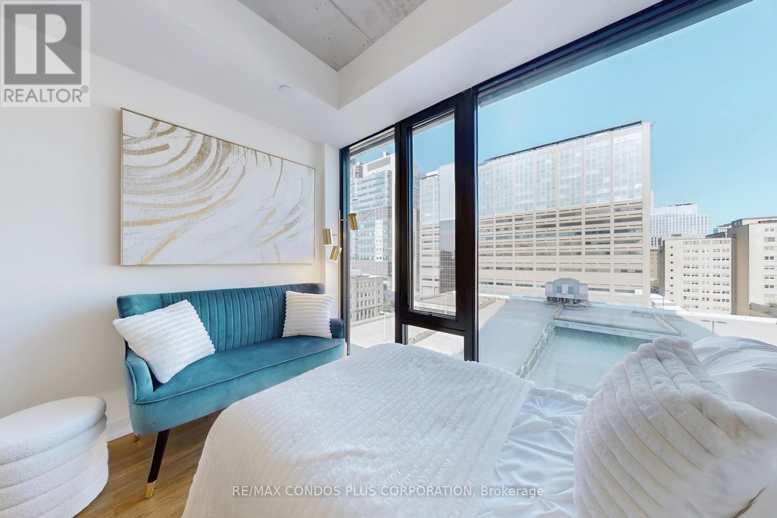 1004 - 195 Mccaul Street, Toronto, Ontario  M5T 0E5 - Photo 5 - C12608884