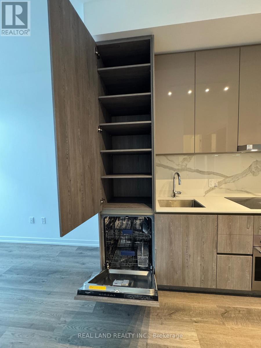 3603 - 8 Interchange Way, Vaughan, Ontario  L4K 5Z7 - Photo 10 - N12608864