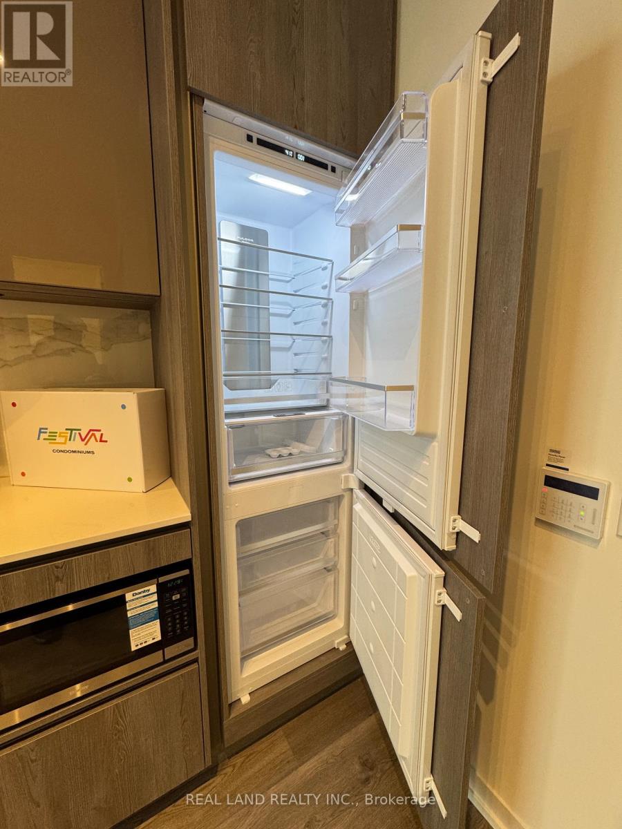 3603 - 8 Interchange Way, Vaughan, Ontario  L4K 5Z7 - Photo 11 - N12608864