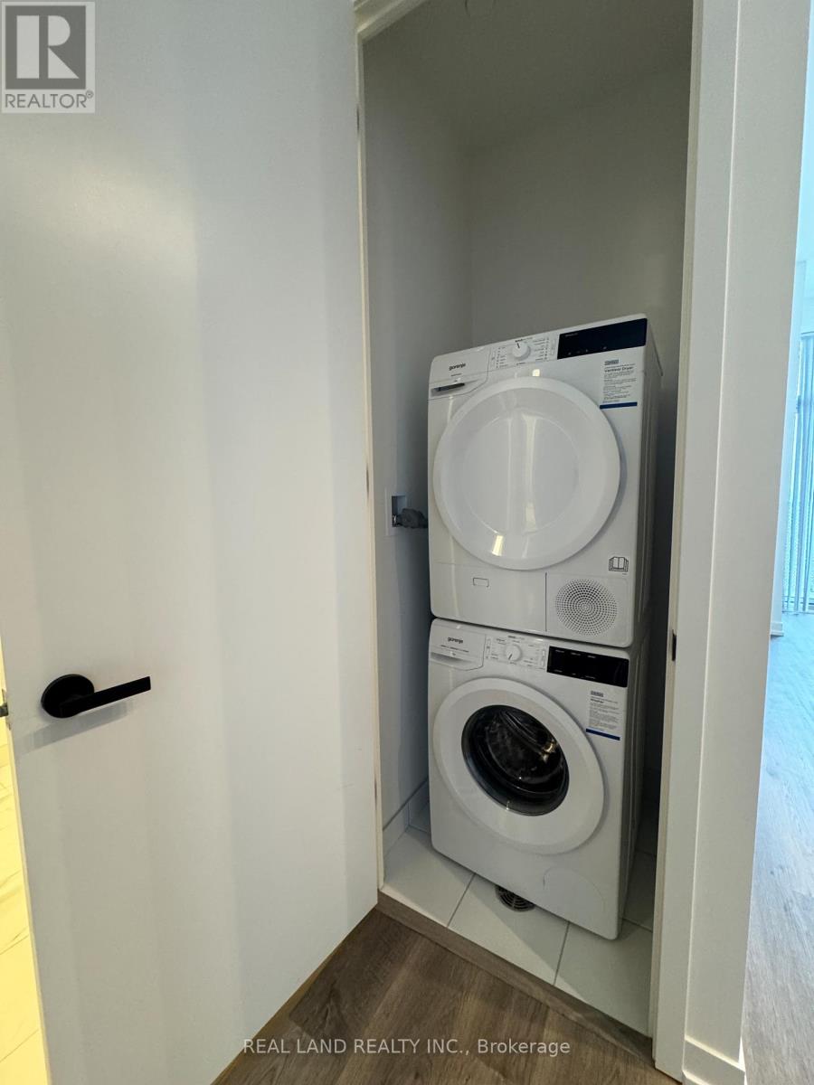 3603 - 8 Interchange Way, Vaughan, Ontario  L4K 5Z7 - Photo 16 - N12608864