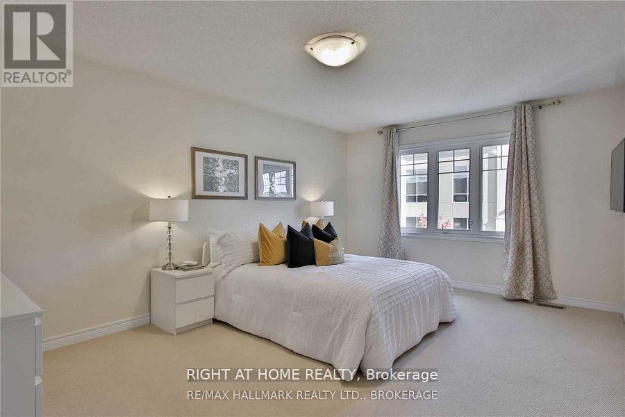 137 Windrow Street, Richmond Hill, Ontario  L4E 4Y4 - Photo 12 - N12608886