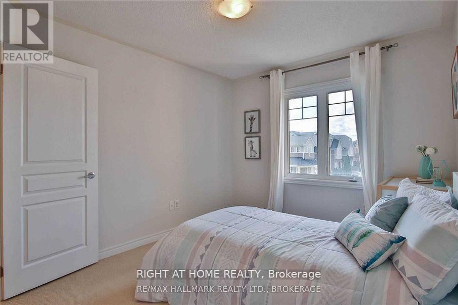 137 Windrow Street, Richmond Hill, Ontario  L4E 4Y4 - Photo 15 - N12608886