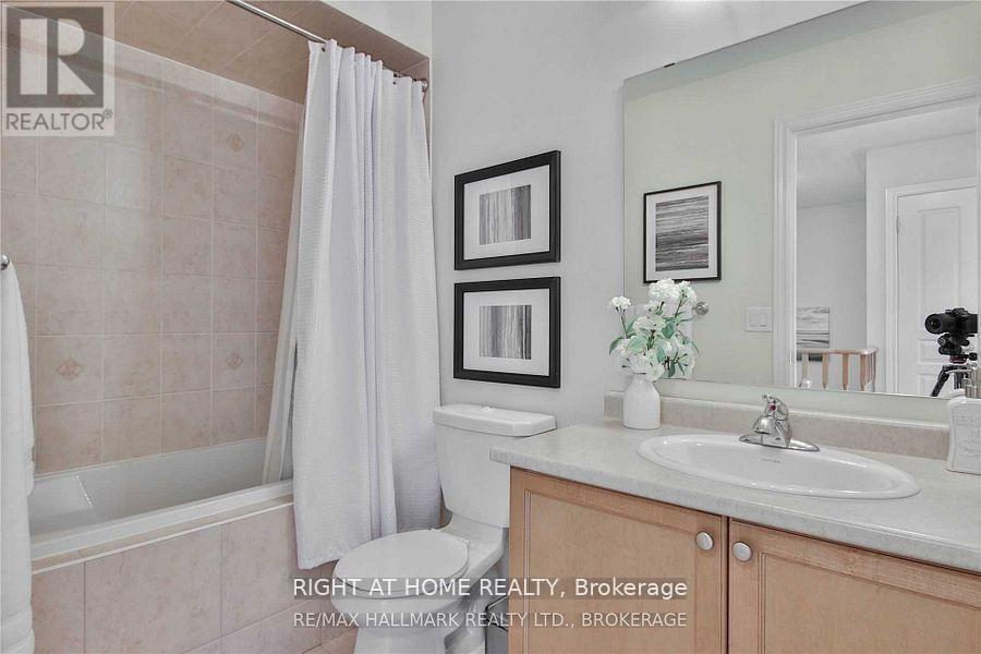 137 Windrow Street, Richmond Hill, Ontario  L4E 4Y4 - Photo 17 - N12608886